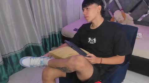 sebas_pretty7 online show from March 25, 2026, 12:44 pm