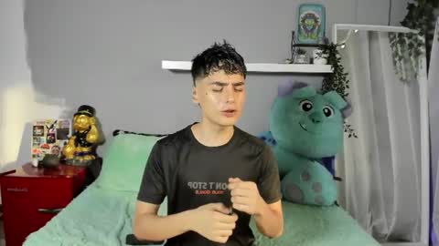 Snapshot of sebas_rosse chatting on June 18, 2026, 10:03 pm sebastian online show from June 18, 2026, 10:03 pm