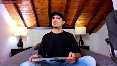 Snapshot of sebastian_berne chatting on February 10, 2025, 7:38 pm Sebastian Berne online show from February 10, 2025, 7:38 pm