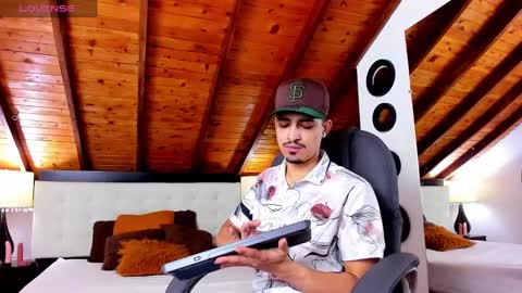 Snapshot of sebastian_berne chatting on February 13, 2025, 7:42 pm Sebastian Berne online show from February 13, 2025, 7:42 pm