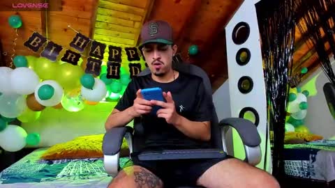 Snapshot of sebastian_berne chatting on February 19, 2025, 7:48 pm Sebastian Berne online show from February 19, 2025, 7:48 pm