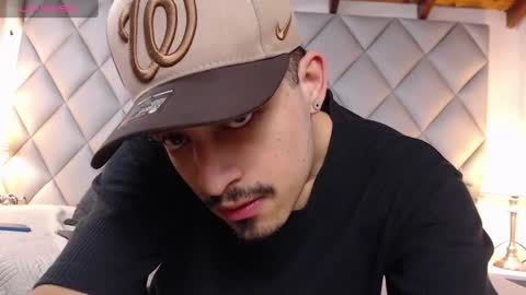 Snapshot of sebastian_berne chatting on March 3, 2025, 12:48 pm Sebastian Berne online show from March 3, 2025, 12:48 pm