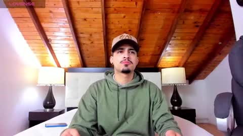 Snapshot of sebastian_berne chatting on March 6, 2025, 12:41 pm Sebastian Berne online show from March 6, 2025, 12:41 pm