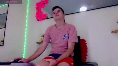 Sebastian online show from December 15, 2025, 1:04 pm