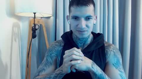 Snapshot of sebastian_muss chatting on September 17, 2025, 9:05 pm Sebastian online show from September 17, 2025, 9:05 pm