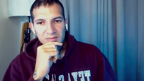 Snapshot of sebastian_muss chatting on November 2, 2025, 1:13 pm Sebastian online show from November 2, 2025, 1:13 pm