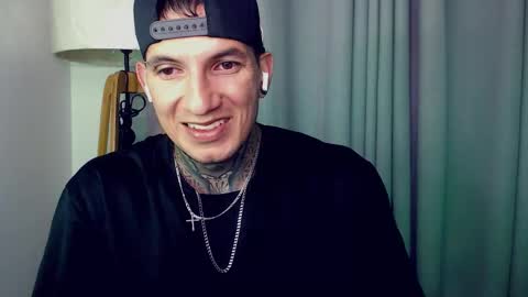 Snapshot of sebastian_muss chatting on November 30, 2025, 1:04 pm Sebastian online show from November 30, 2025, 1:04 pm