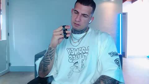 Snapshot of sebastian_muss chatting on May 19, 2026, 7:31 pm Sebastian online show from May 19, 2026, 7:31 pm