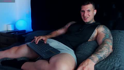 Snapshot of sebastian_muss chatting on June 1, 2026, 6:20 pm Sebastian online show from June 1, 2026, 6:20 pm