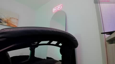 Snapshot of sebastianortizm chatting on January 22, 2025, 2:59 am Lucian Sinclair online show from January 22, 2025, 2:59 am