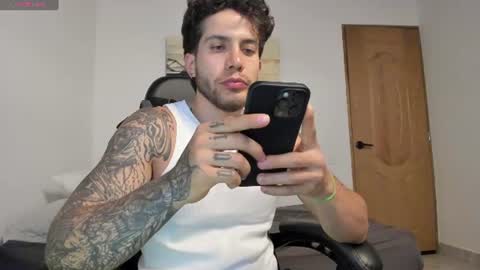 Snapshot of sebastianortizm chatting on July 15, 2026, 2:17 am Lucian Sinclair online show from July 15, 2026, 2:17 am