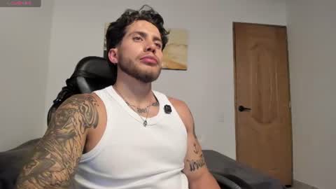 Snapshot of sebastianortizm chatting on July 19, 2026, 1:09 am Lucian Sinclair online show from July 19, 2026, 1:09 am