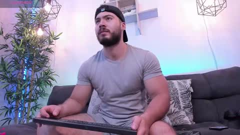Instagram jeanpaulfit  online show from March 1, 2025, 1:51 pm