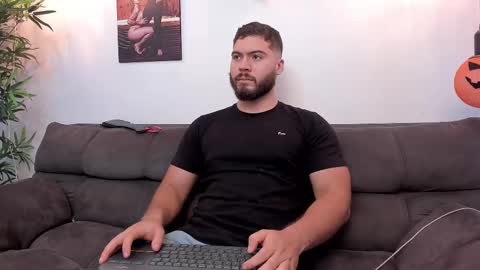 Instagram jeanpaulfit  online show from October 18, 2025, 8:20 pm