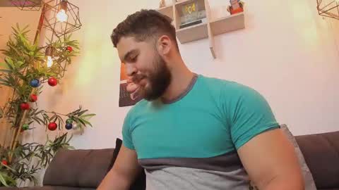 Instagram jeanpaulfit  online show from April 4, 2026, 10:18 pm