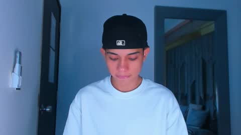 Snapshot of sebax_00 chatting on January 11, 2026, 8:14 pm Sebastian online show from January 11, 2026, 8:14 pm