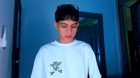 Snapshot of sebax_00 chatting on February 14, 2026, 8:27 pm Sebastian online show from February 14, 2026, 8:27 pm