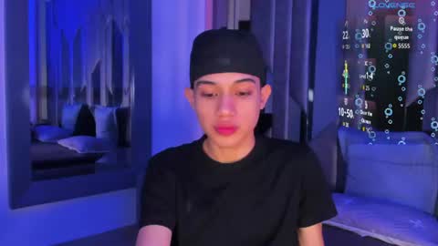 Snapshot of sebax_00 chatting on June 17, 2026, 8:43 pm Sebastian online show from June 17, 2026, 8:43 pm