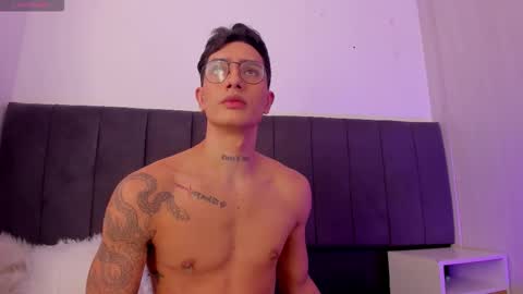 Snapshot of sebpalacio chatting on November 23, 2025, 8:41 pm SEBASTIAN PALACIO online show from November 23, 2025, 8:41 pm