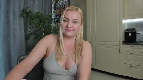 Snapshot of secr3tmistress chatting on March 1, 2026, 12:40 pm Ame online show from March 1, 2026, 12:40 pm