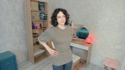 Snapshot of secret_des1res chatting on May 13, 2026, 9:50 am Mia online show from May 13, 2026, 9:50 am
