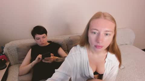 Amanda and  pair in a real life we love each other but can play with you online show from July 3, 2026, 7:04 am