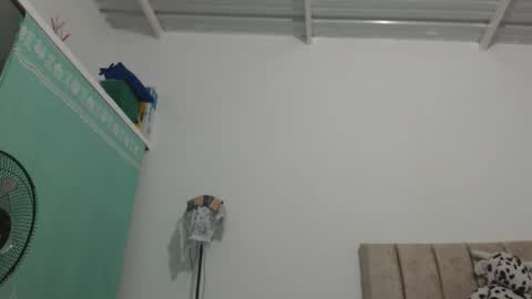 Snapshot of secret_justin chatting on December 5, 2025, 11:52 am JUSTIN online show from December 5, 2025, 11:52 am