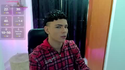 Snapshot of secret_justin chatting on December 14, 2025, 12:32 pm JUSTIN online show from December 14, 2025, 12:32 pm