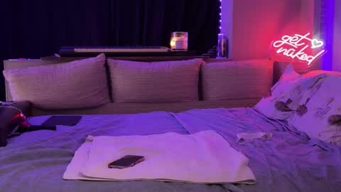 Secret Lovers online show from June 5, 2026, 6:24 pm