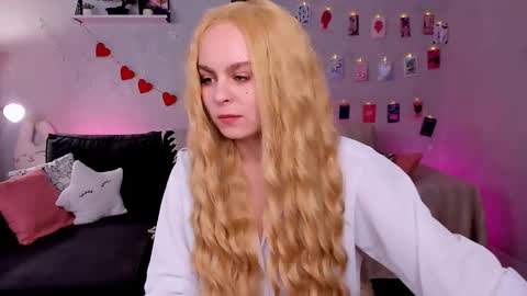 Snapshot of secretblush chatting on March 3, 2026, 8:53 am Vivien online show from March 3, 2026, 8:53 am