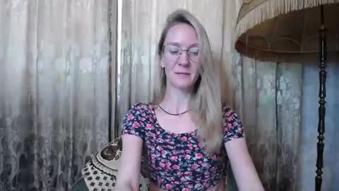 Snapshot of secretcandy222 chatting on February 19, 2025, 7:39 am secretcandy222 online show from February 19, 2025, 7:39 am