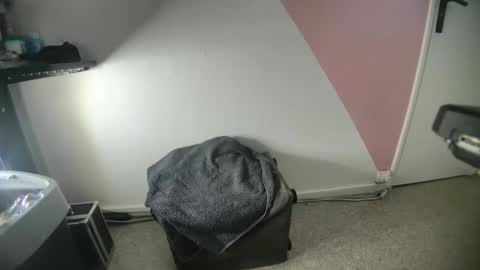 secretcouple67 online show from December 18, 2025, 9:21 pm