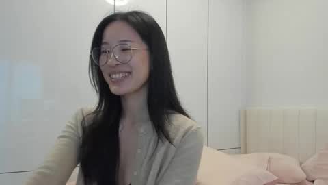 Angela online show from October 28, 2025, 12:36 am