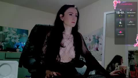 Snapshot of secretmistress01 chatting on December 22, 2025, 4:31 am Mariot Mery for short ..never call me PET NAMES in FREECHAT mom momy baby or sweety online show from December 22, 2025, 4:31 am