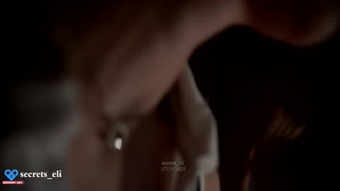 Snapshot of secrets_eli chatting on November 17, 2025, 4:35 pm Eliz online show from November 17, 2025, 4:35 pm