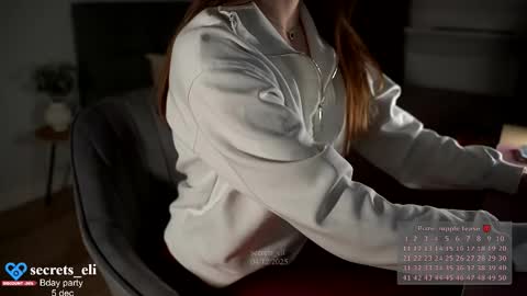 Snapshot of secrets_eli chatting on December 4, 2025, 3:21 pm Eliz online show from December 4, 2025, 3:21 pm
