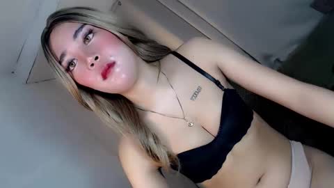 Snapshot of seducing_angela chatting on October 26, 2025, 1:22 am seducing_angela online show from October 26, 2025, 1:22 am