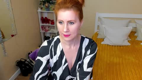Snapshot of seductive_foxy_ chatting on December 17, 2025, 7:42 pm seductive_foxy_ online show from December 17, 2025, 7:42 pm