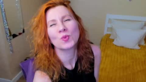 Snapshot of seductive_foxy_ chatting on December 19, 2025, 11:39 am seductive_foxy_ online show from December 19, 2025, 11:39 am