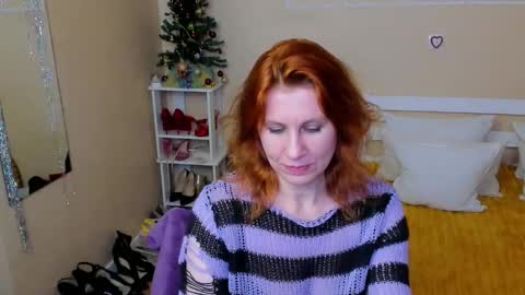 Snapshot of seductive_foxy_ chatting on December 19, 2025, 11:45 pm seductive_foxy_ online show from December 19, 2025, 11:45 pm