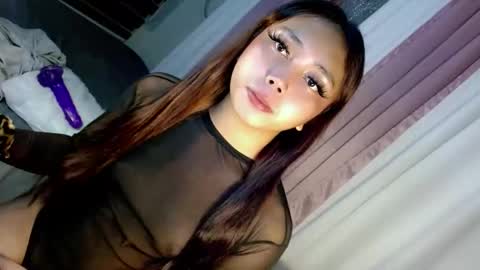 Snapshot of seductive_morena chatting on December 14, 2025, 5:29 pm Im shy online show from December 14, 2025, 5:29 pm