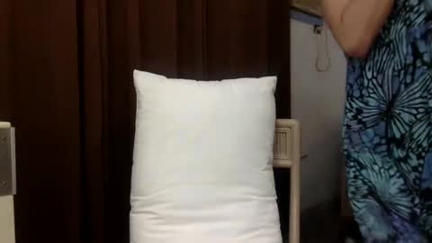 seductive_nessie online show from October 31, 2025, 10:27 am