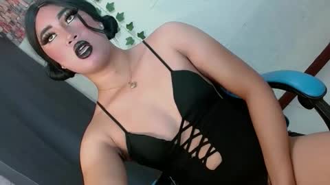 Snapshot of seductive_scarllete chatting on November 30, 2025, 11:42 pm SCARLETTE online show from November 30, 2025, 11:42 pm