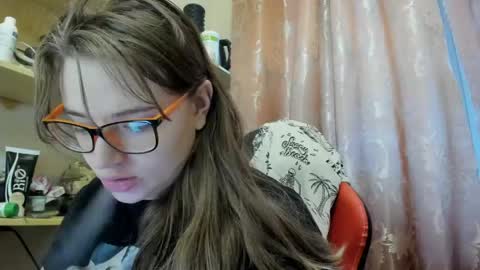 Snapshot of seductive_she_wolf chatting on May 5, 2026, 2:41 am seductive_she_wolf online show from May 5, 2026, 2:41 am
