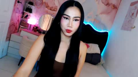 Snapshot of seductive_vana chatting on July 12, 2026, 11:18 pm Vanessa online show from July 12, 2026, 11:18 pm