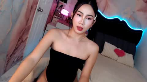 Snapshot of seductive_vana chatting on July 20, 2026, 11:51 pm Vanessa online show from July 20, 2026, 11:51 pm