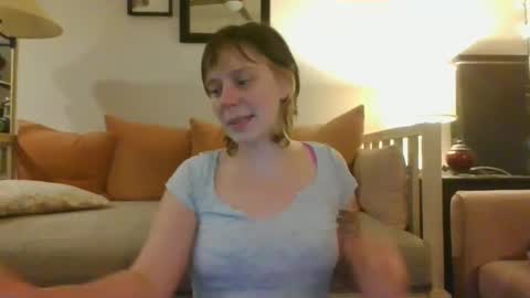 seductivelittlemave99 online show from October 3, 2025, 8:22 am