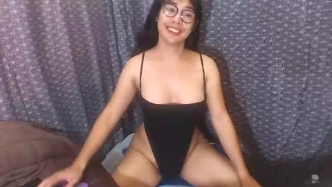 Snapshot of seductresstsjulia chatting on July 23, 2026, 2:26 pm Julia Starlette online show from July 23, 2026, 2:26 pm