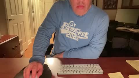 Snapshot of seekingmistress2 chatting on April 5, 2026, 4:31 am Sub4Mistress online show from April 5, 2026, 4:31 am