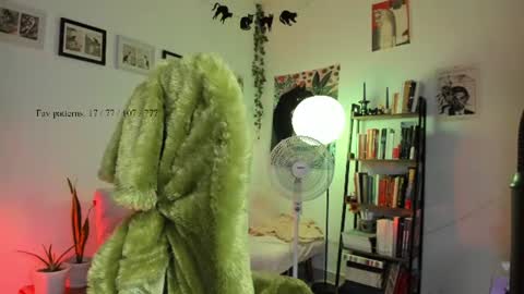 Snapshot of segismunda chatting on June 22, 2026, 11:57 pm Luciana online show from June 22, 2026, 11:57 pm